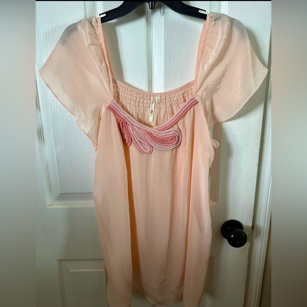 Petticoat Alley pink silk flowy blouse
Size: L
Color: pink